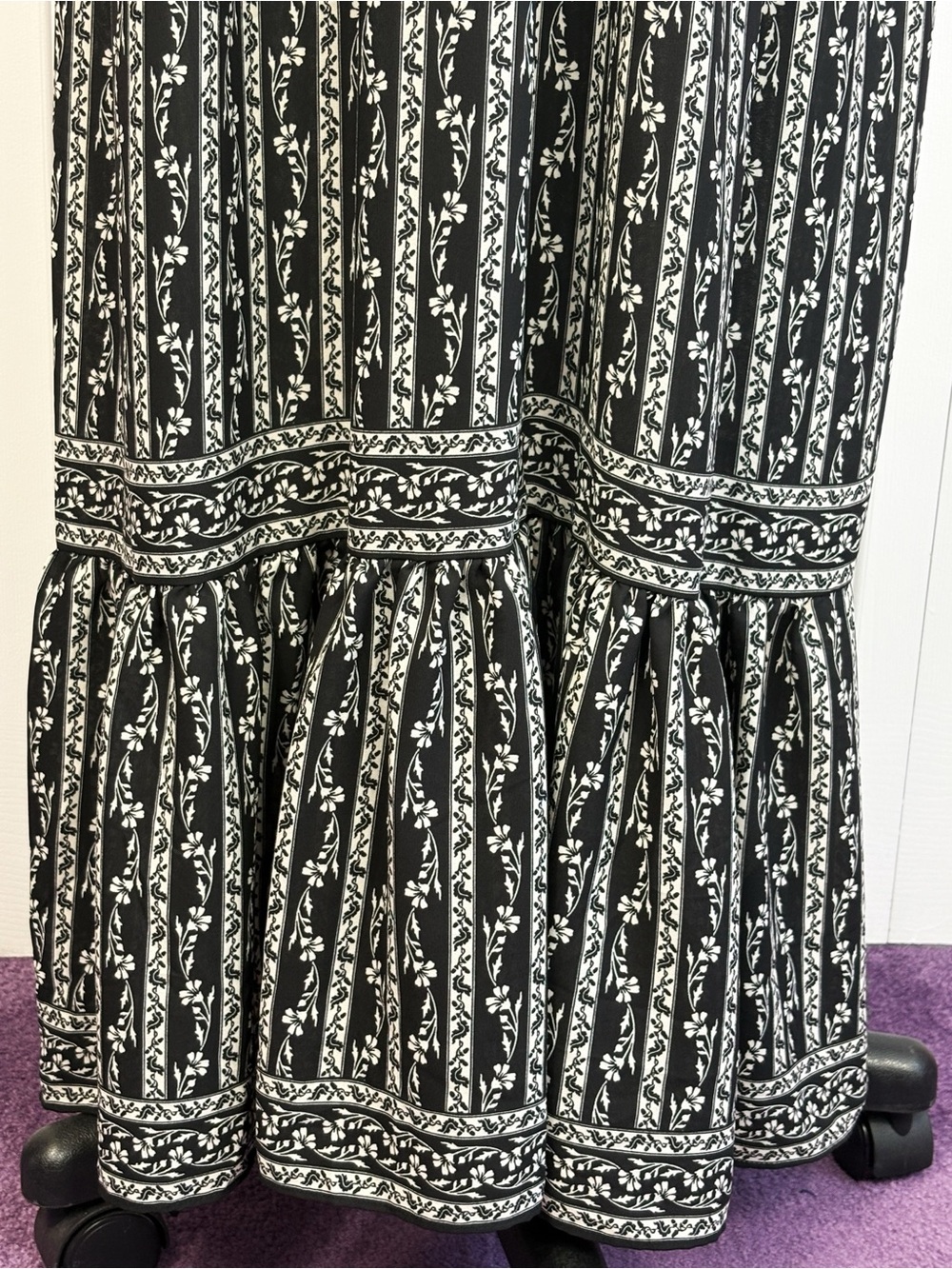 Max Studio London Black & White Print Sheer V-Neck Puff Sleeve Maxi Dress - Picture 9 of 16